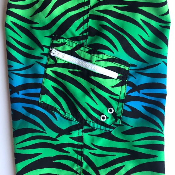 EUC 77Kids boys swim board shorts - Picture 4 of 5